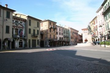 Piazze e vie di Romagnano Sesia - Piazza Libertà