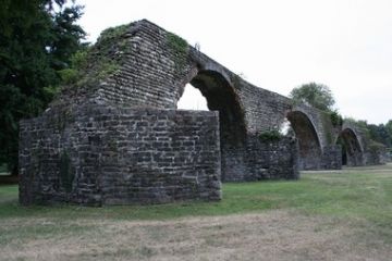 Monumenti ed edifici storici - Resti del Ponte Medievale